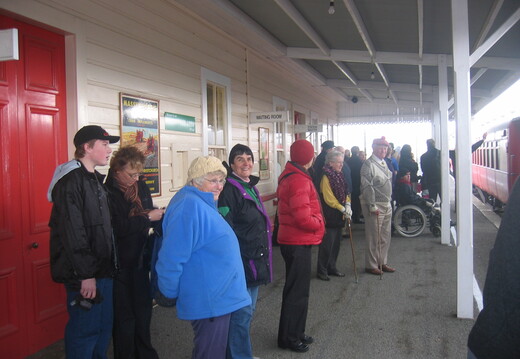 2009-07-12-Glenmark-Turntable-Opening